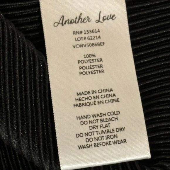 Another Love Metallic Blouse NWT - Picture 4 of 6